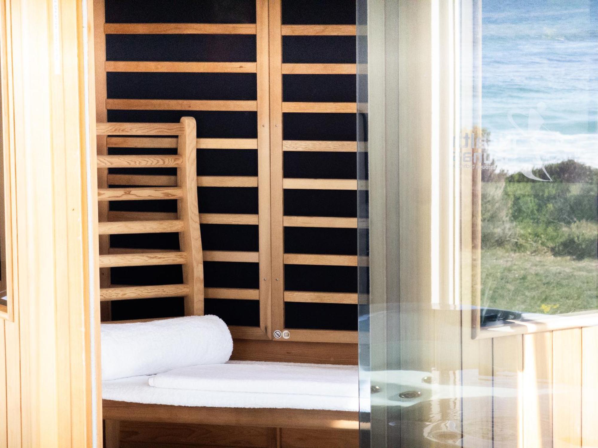 Saltwater - Absolute Oceanfront, Fire Pits, Some Villas With Hot Tubs And Sauna Falmouth Экстерьер фото