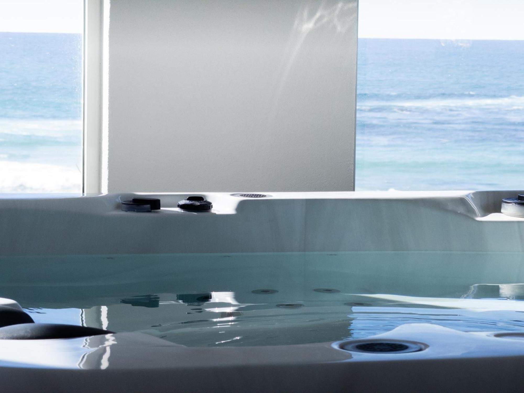 Saltwater - Absolute Oceanfront, Fire Pits, Some Villas With Hot Tubs And Sauna Falmouth Экстерьер фото