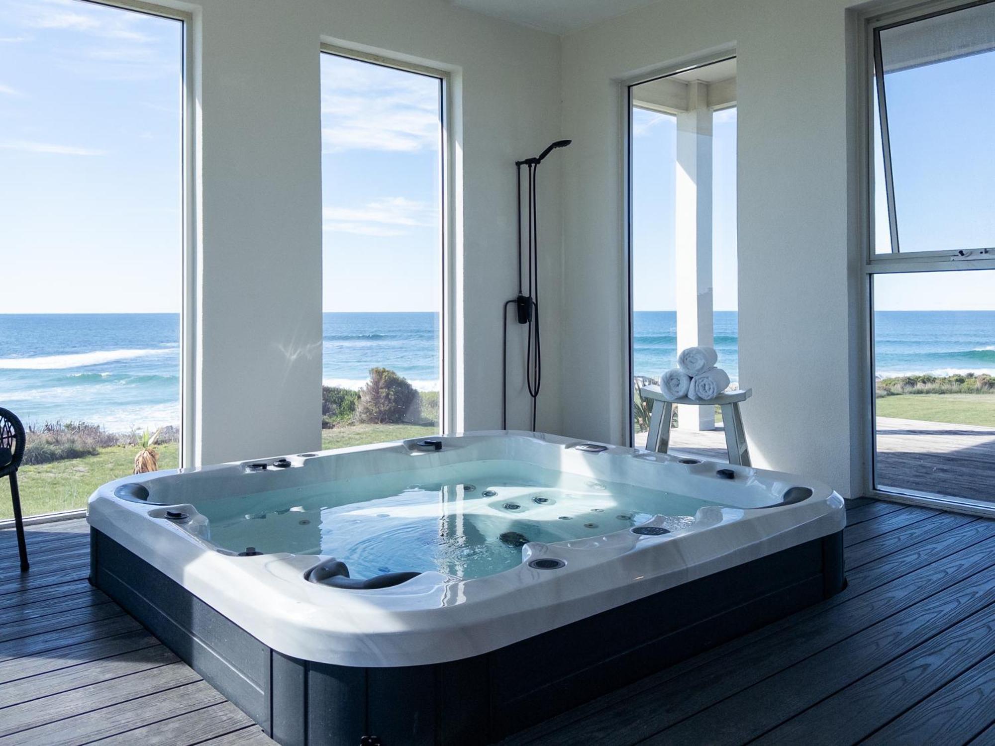 Saltwater - Absolute Oceanfront, Fire Pits, Some Villas With Hot Tubs And Sauna Falmouth Экстерьер фото