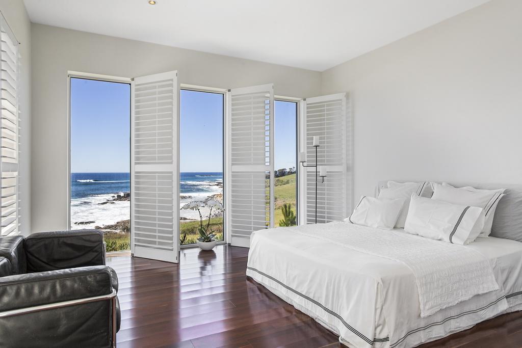 Saltwater - Absolute Oceanfront, Fire Pits, Some Villas With Hot Tubs And Sauna Falmouth Номер фото