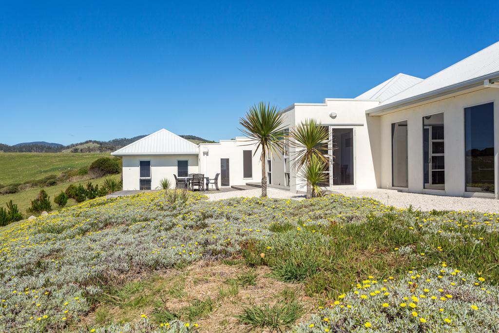 Saltwater - Absolute Oceanfront, Fire Pits, Some Villas With Hot Tubs And Sauna Falmouth Экстерьер фото